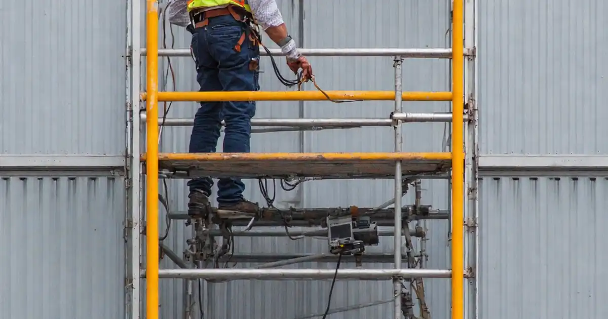 Test façade pressure-equalization chamber continuity guide image