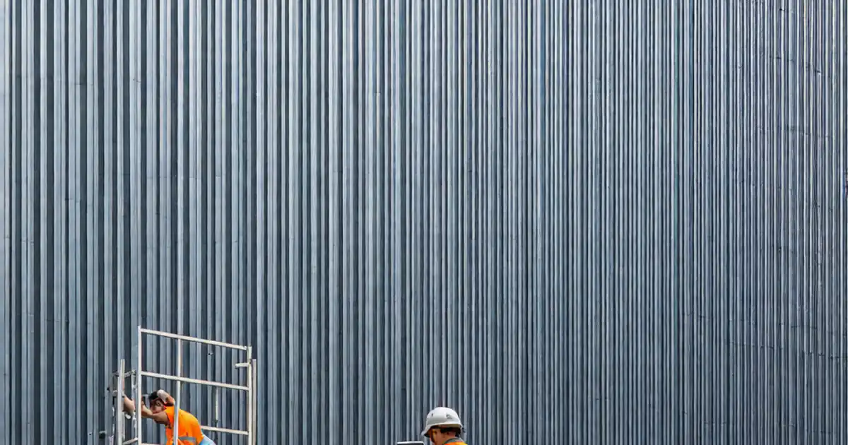 Inspect vertical fins and shading screens after installation image