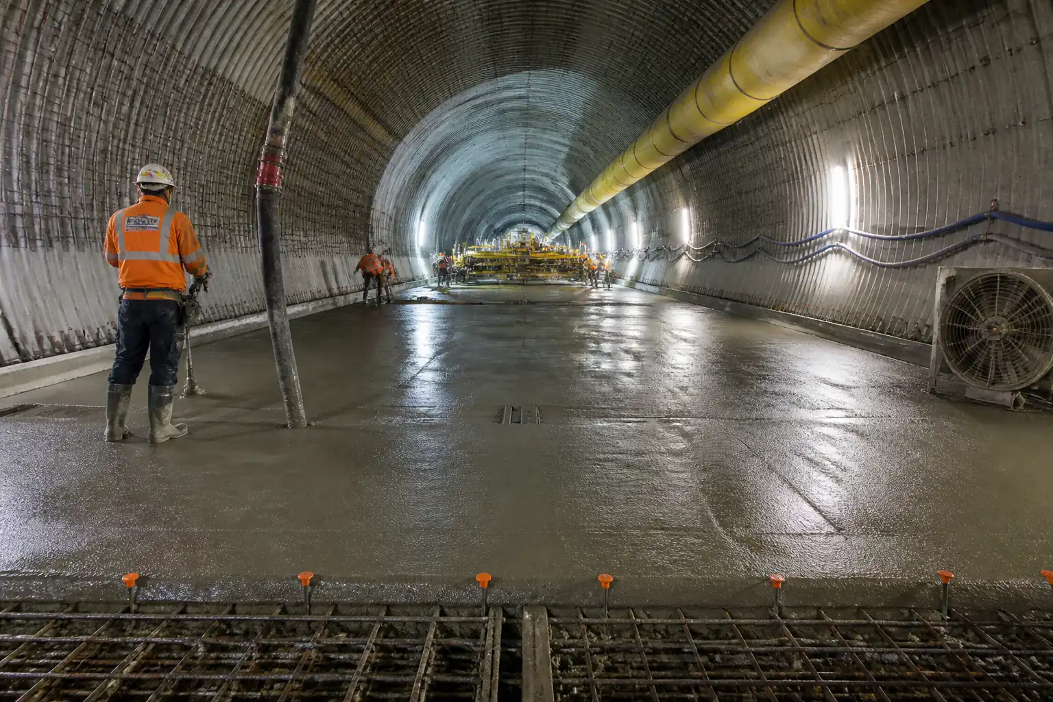 Method Statement: Invert Concrete Pour in Tunnel (Mass Concrete, Low-Heat Mix, Curved Formwork, Ventilation & Drainage Inserts) – Method Statement