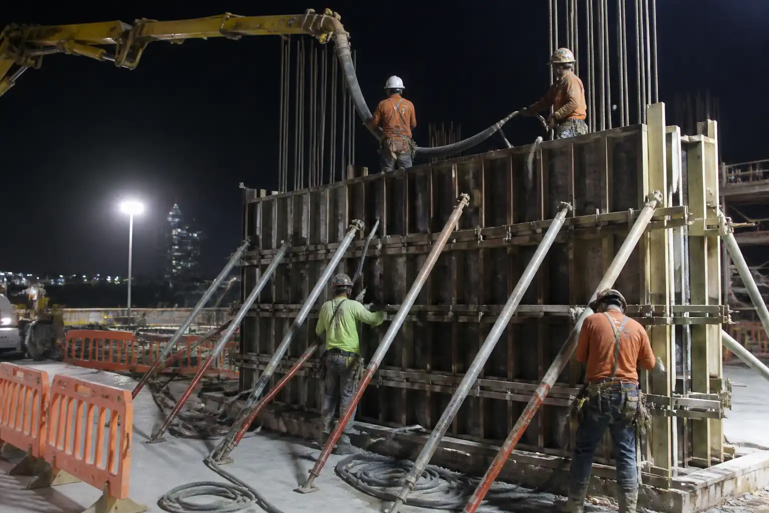 ITP: Placement and Compaction of Concrete in Deep Vertical Elements (Columns and Shear Walls)