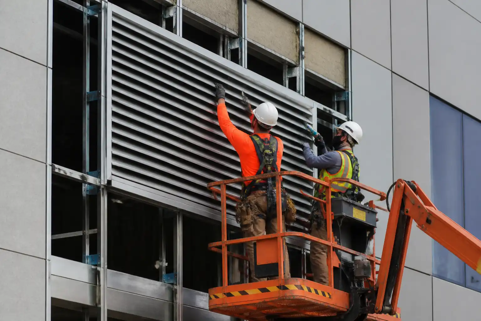 Method Statement: Architectural Louver Installation and Integration with Facade Openings – Method Statement